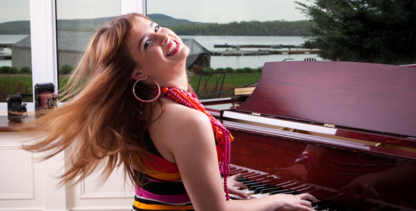 Piano-Lady-OP-slider